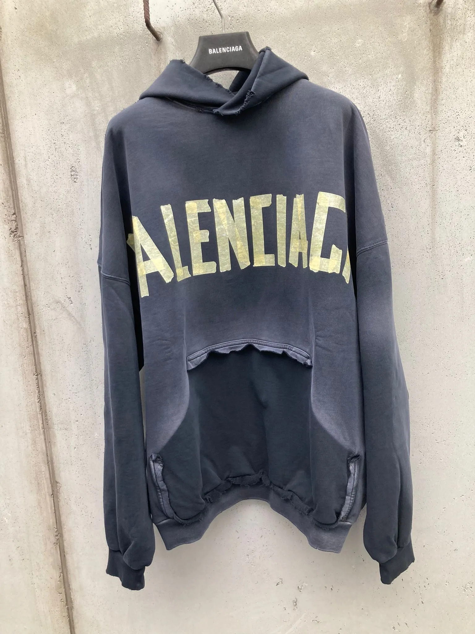 BALENCIAGA  |Tape Type Ripped Pocket Hoodie Large Fit in White