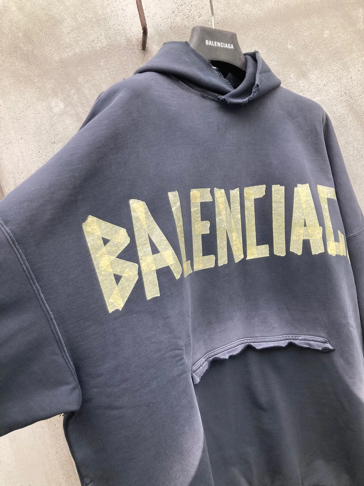 BALENCIAGA  |Tape Type Ripped Pocket Hoodie Large Fit in White