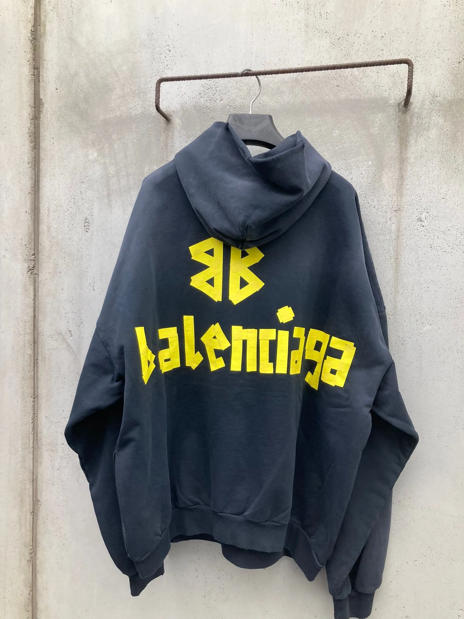 BALENCIAGA  |Tape Type Ripped Pocket Hoodie Large Fit in White