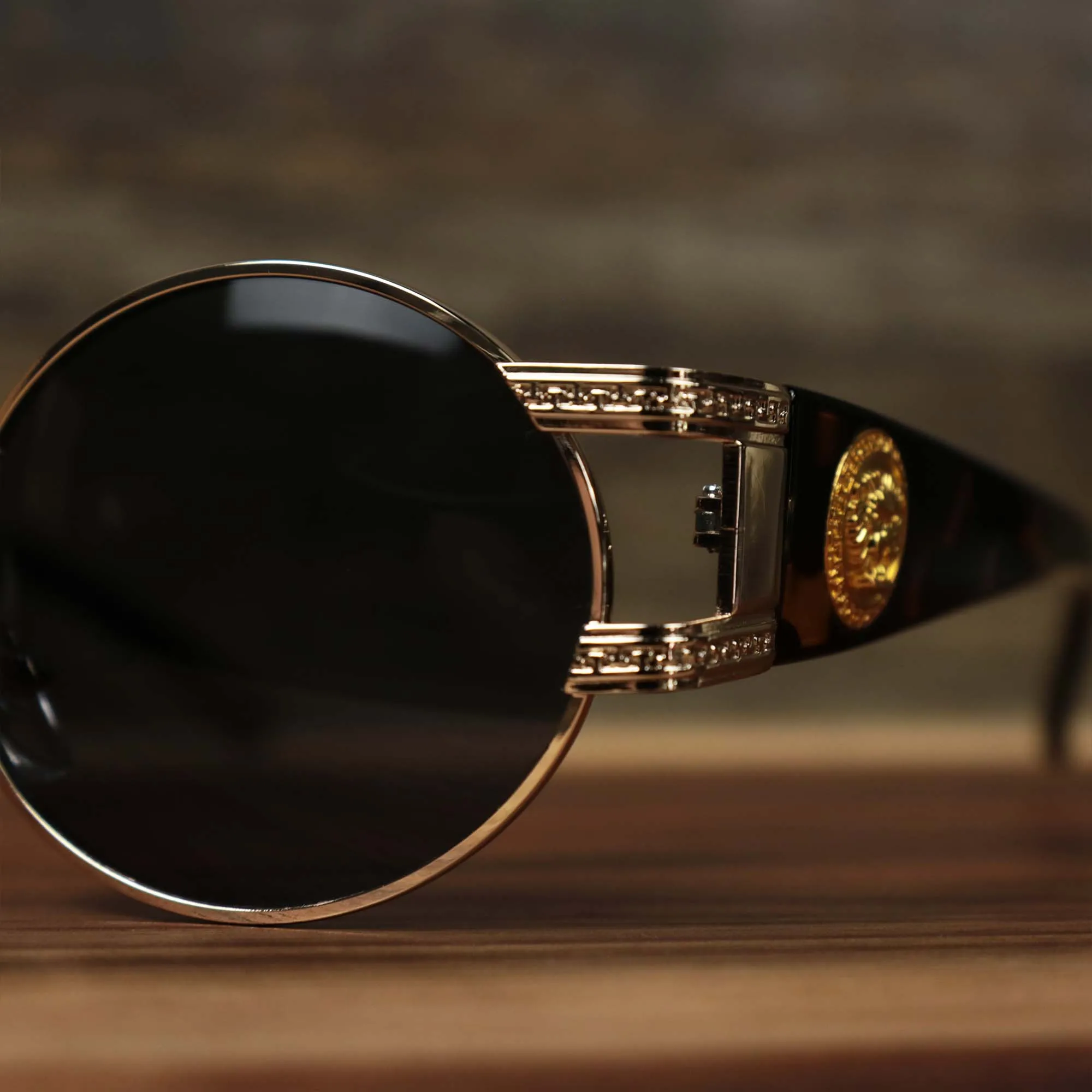 Circle Frame Lion Head Emblem Black Lens Sunglasses with Rose Gold Frame