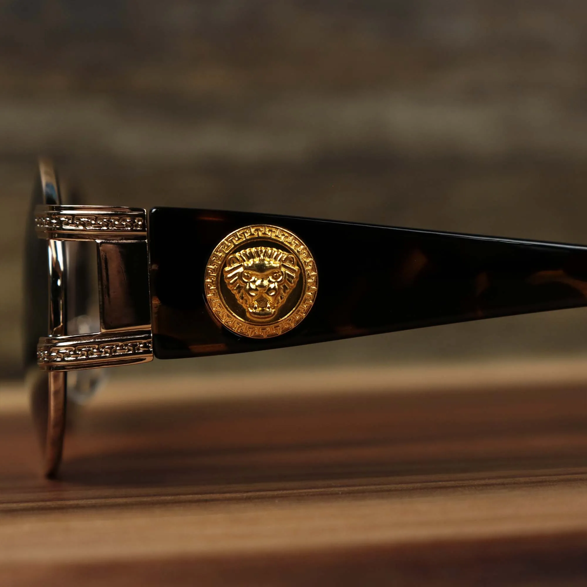 Circle Frame Lion Head Emblem Black Lens Sunglasses with Rose Gold Frame