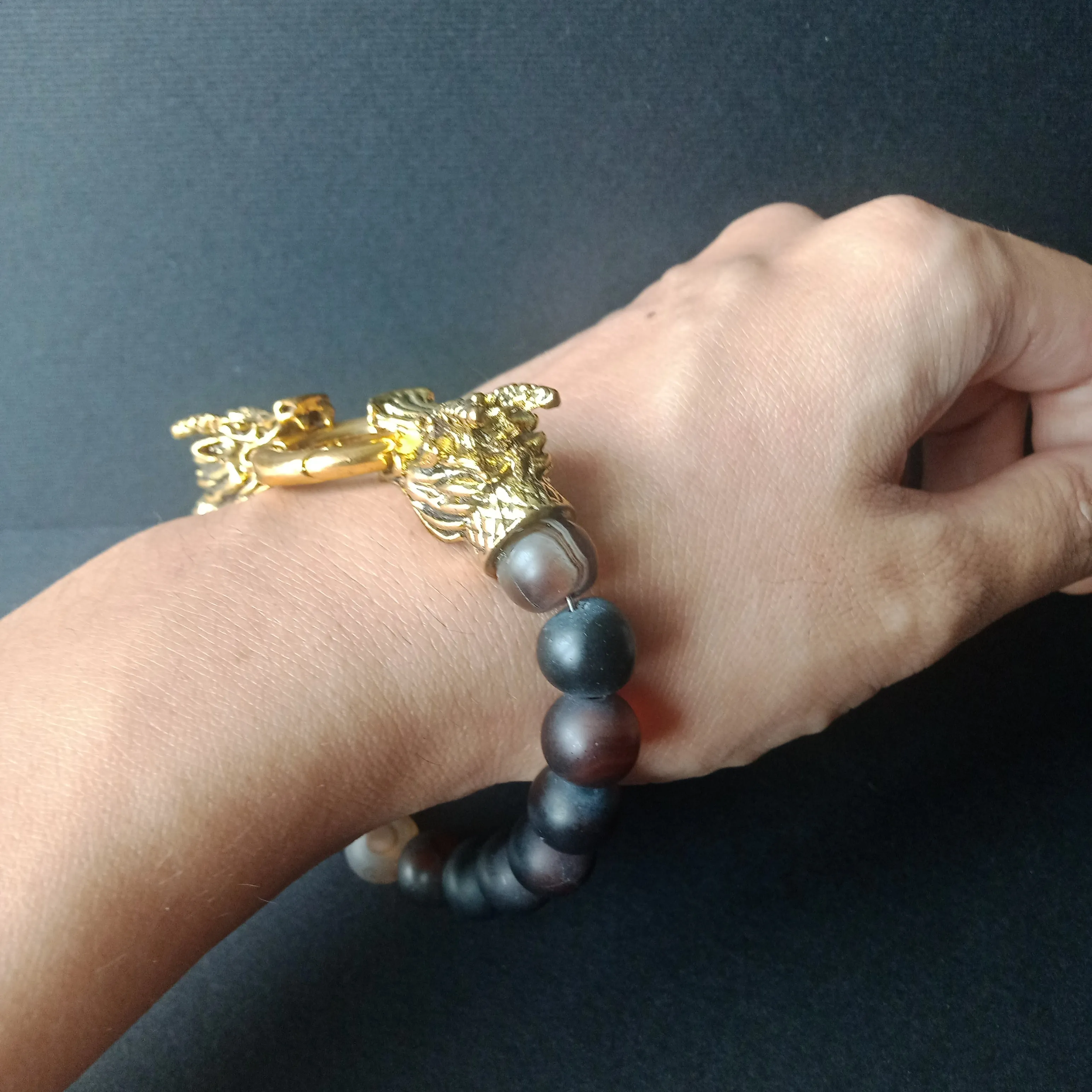 Rising double dragon agate bracelet