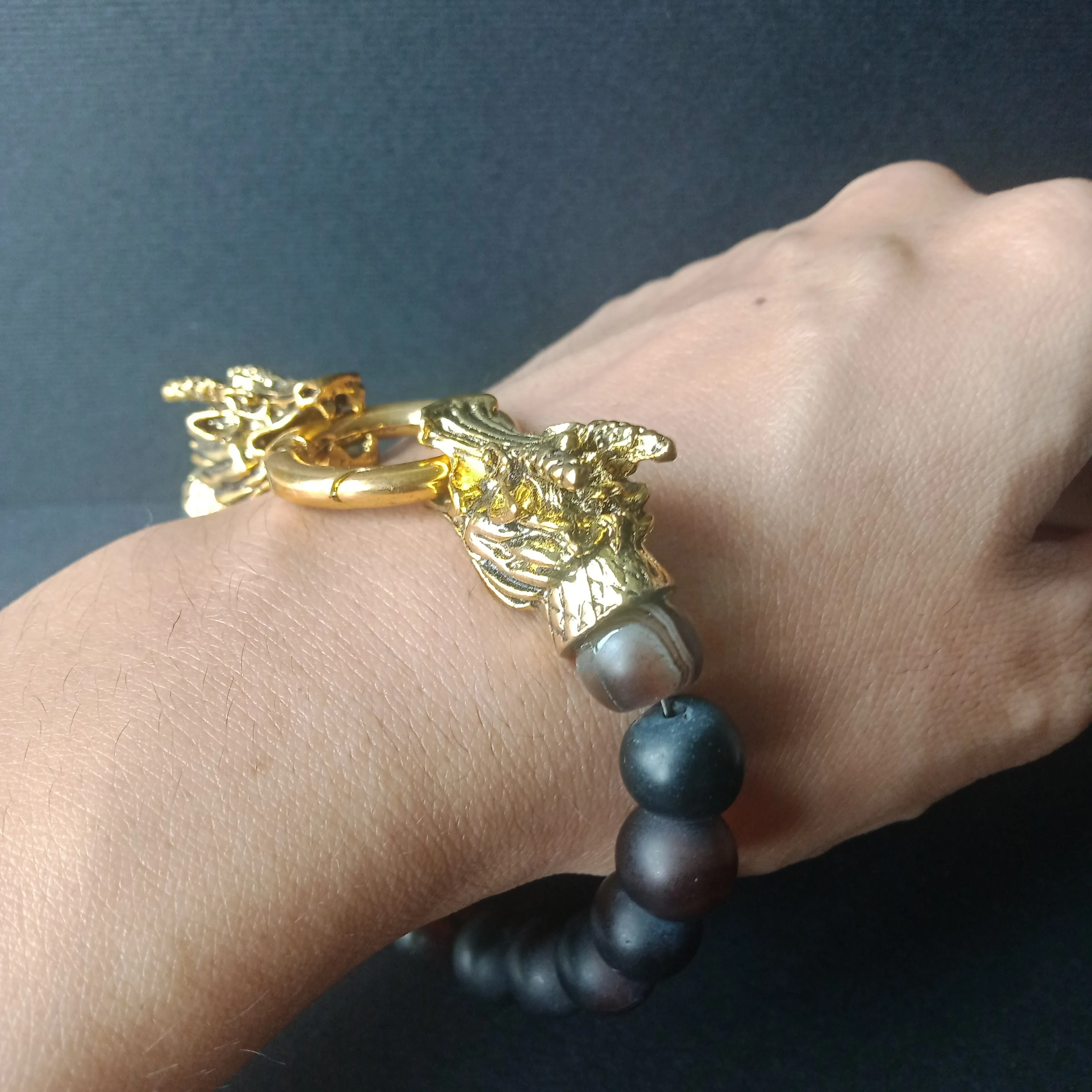 Rising double dragon agate bracelet