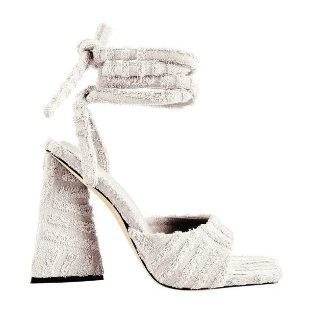 Sandals Queen Pyrneas (White)